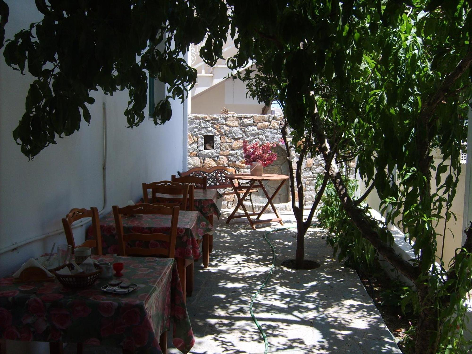 Nikos Hotel Diafánion Exterior foto